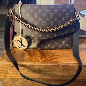 Louis Vuitton Beaubourg MM bag